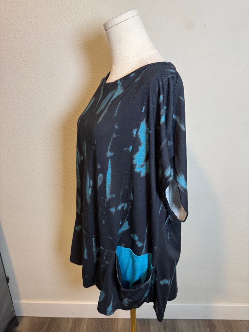 NWT Ozai N Ku Storm Top Black & Turquoise size 3/Large - Picture 6 of 15